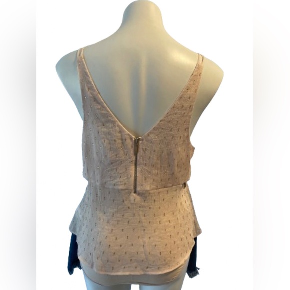 Express Women's Sleeveless Loose V-Neck Asymmetrical Top - Picture 5 of 10